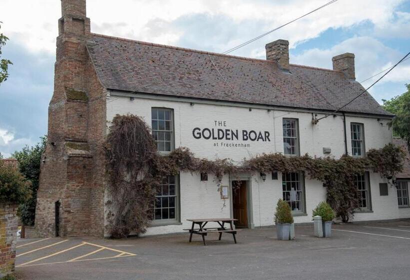 בית מלון כפרי The Golden Boar