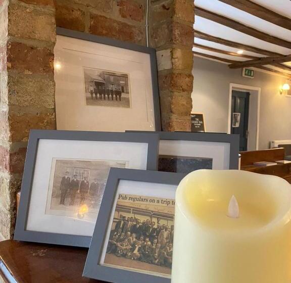 בית מלון כפרי The Golden Boar