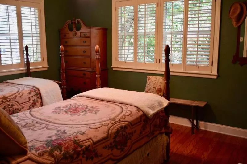Magnolia Plantation Bed And Breakfast