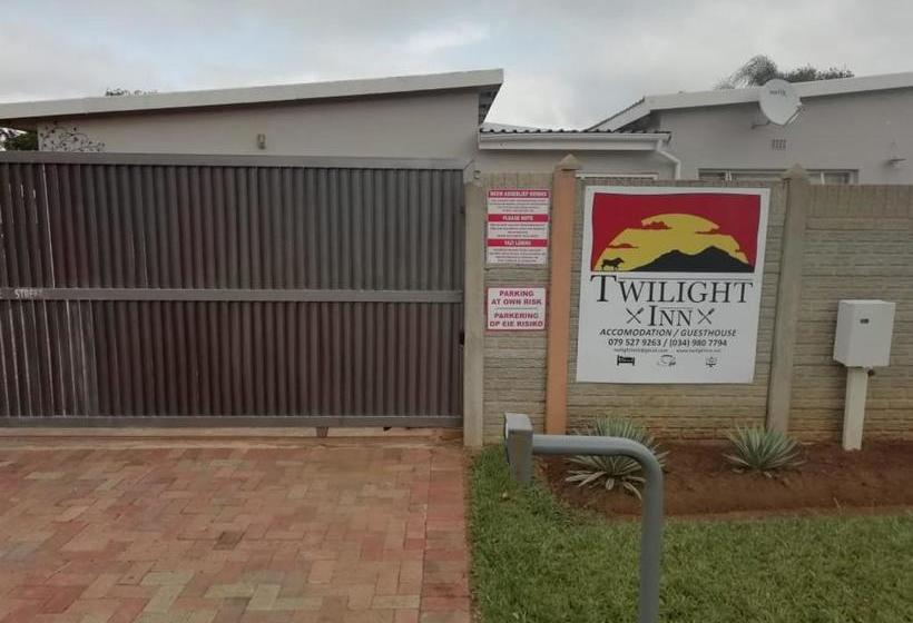 פנסיון Twilight Inn