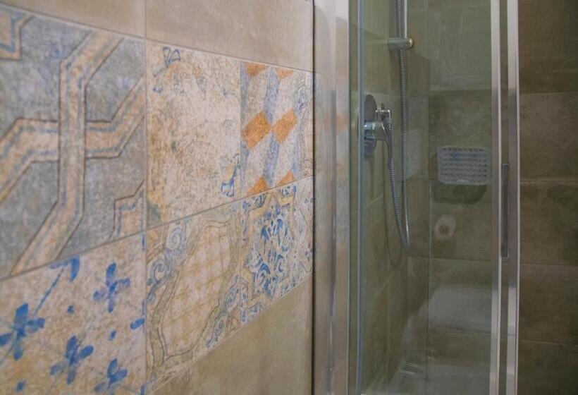 Nocleg ze śniadaniem Red One