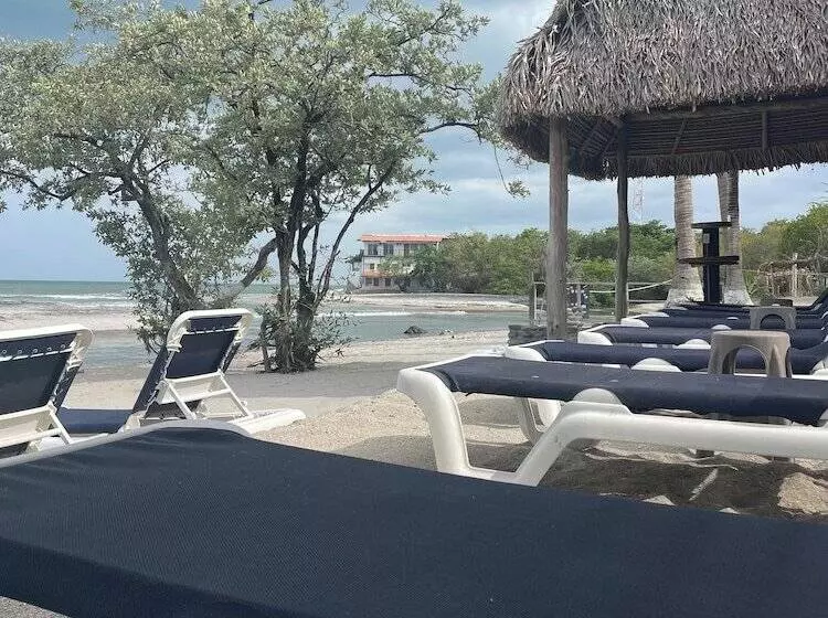 ベッドアンドブレックファースト San Carlos Surf Resort & Eco Lodge