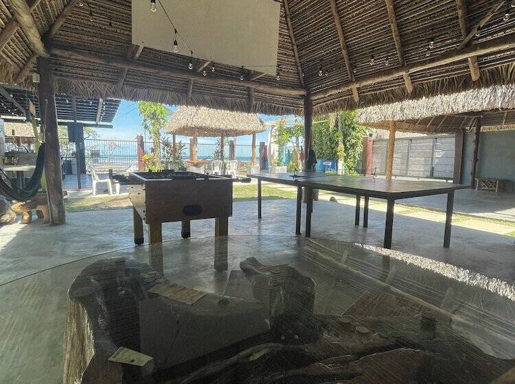 צימר San Carlos Surf Resort & Eco Lodge