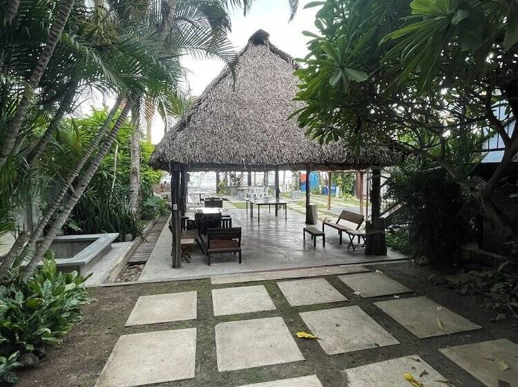 צימר San Carlos Surf Resort & Eco Lodge