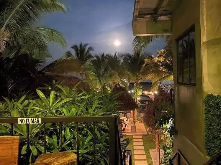 ベッドアンドブレックファースト San Carlos Surf Resort & Eco Lodge