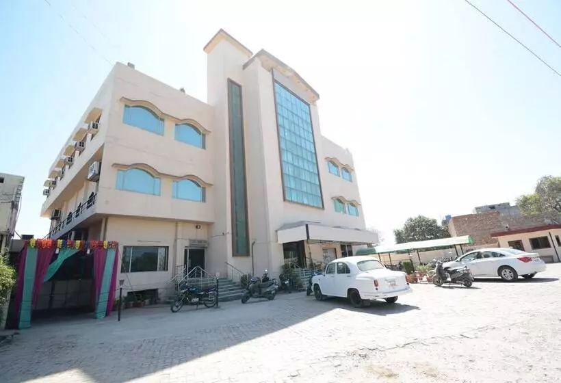 Hotelli Oyo 36280 Vijay Resorts