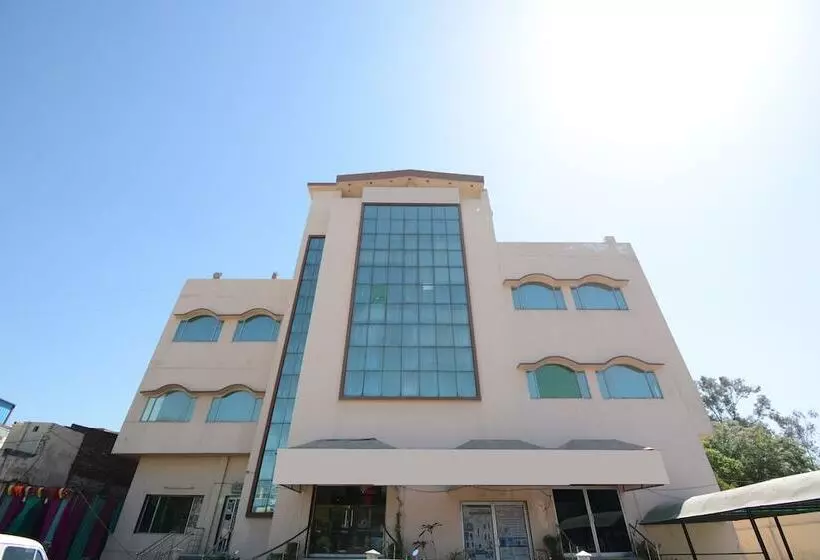 Hotelli Oyo 36280 Vijay Resorts