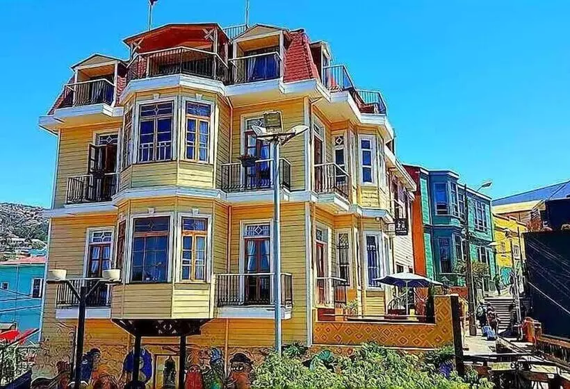 پانسیون Hostal Ansaldi