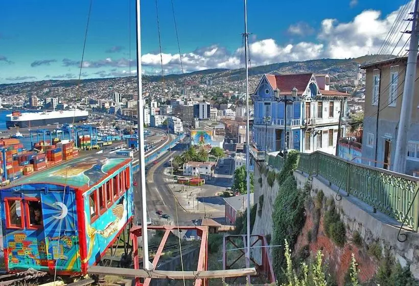پانسیون Hostal Ansaldi