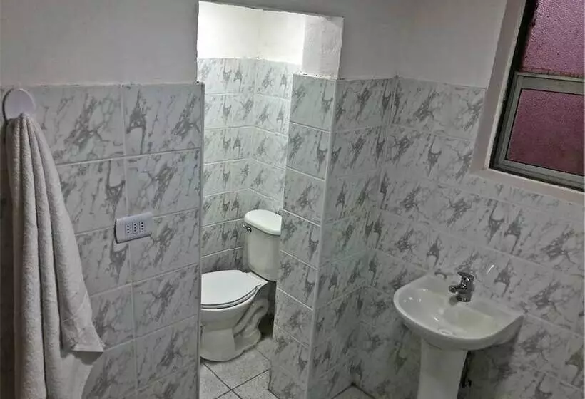 پانسیون Hostal Ansaldi