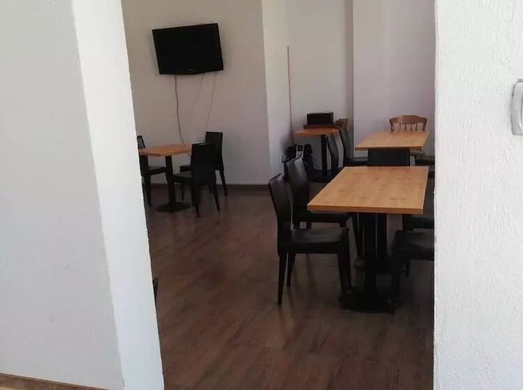 Hostel Valcea