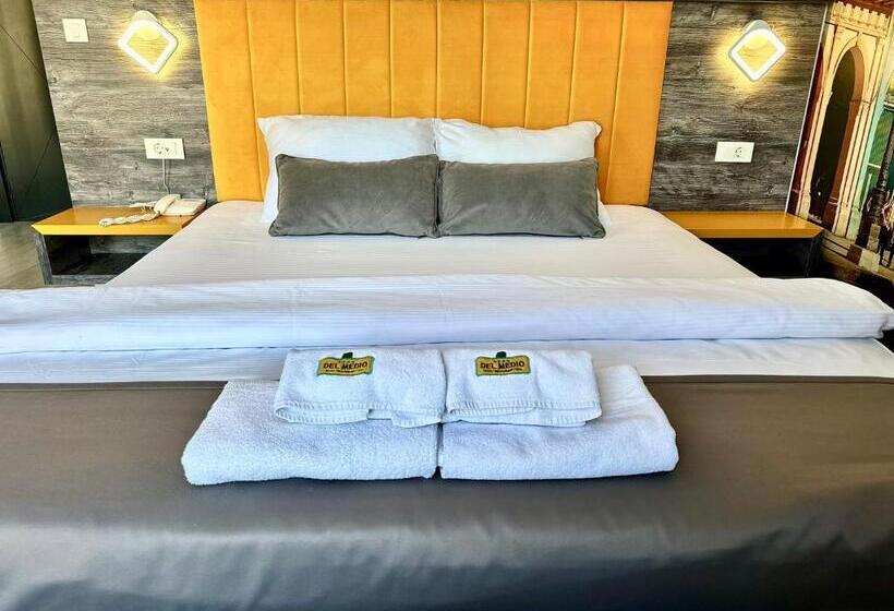 هتل Del Medio