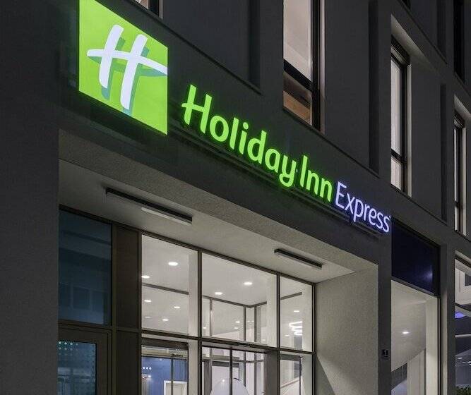 ホテル Holiday Inn Express   Regensburg, An Ihg