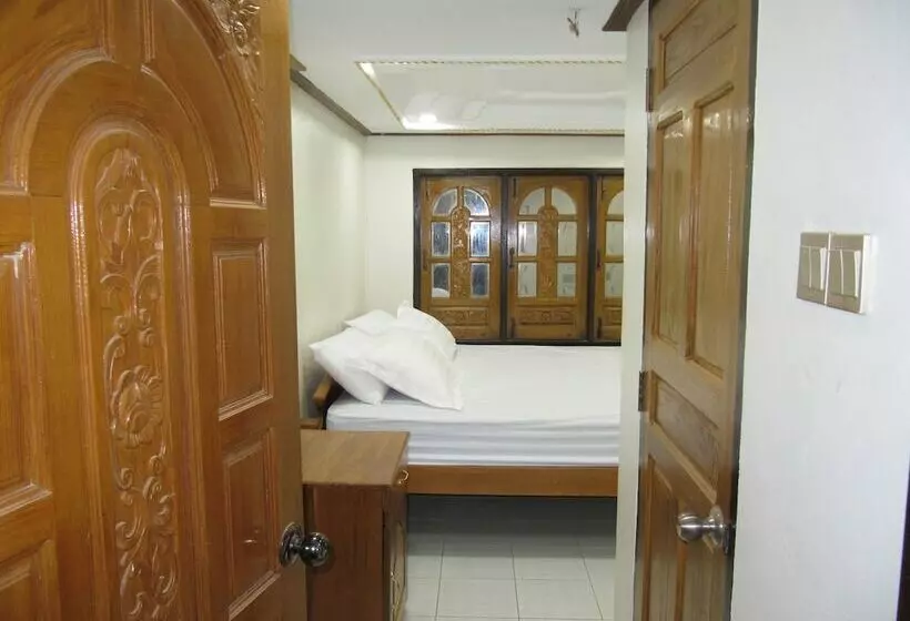 Lux Pillow Hostel