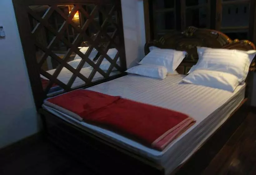 Lux Pillow Hostel