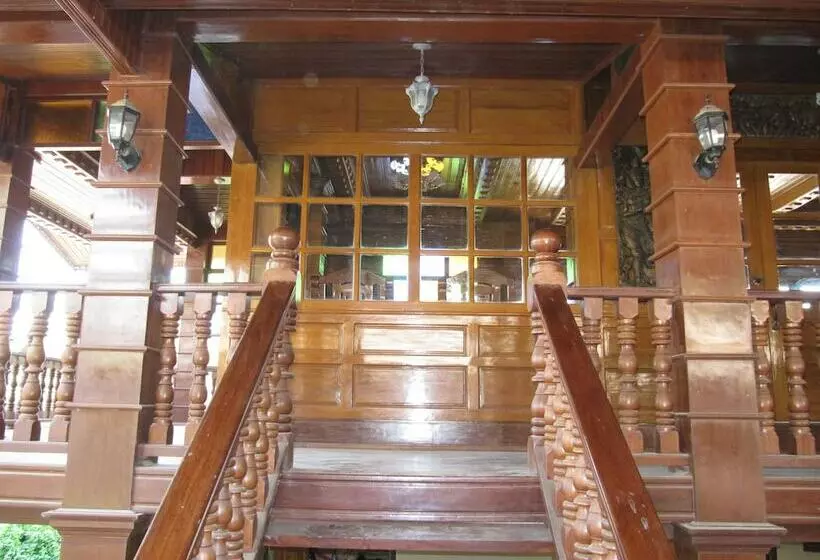 Lux Pillow Hostel