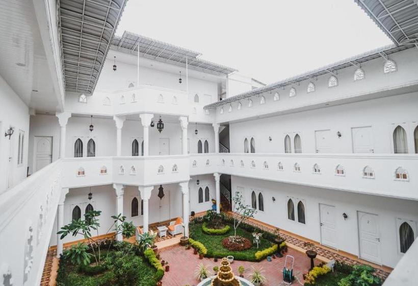 پانسیون Reddoorz Plus Syariah @ Jalan Brigjend Katamso Medan