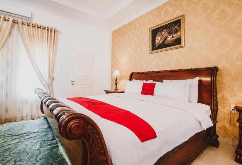 پانسیون Reddoorz Plus Syariah @ Jalan Brigjend Katamso Medan