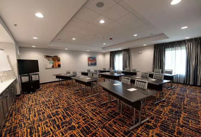 Hotelli Hampton Inn & Suites Lenoir