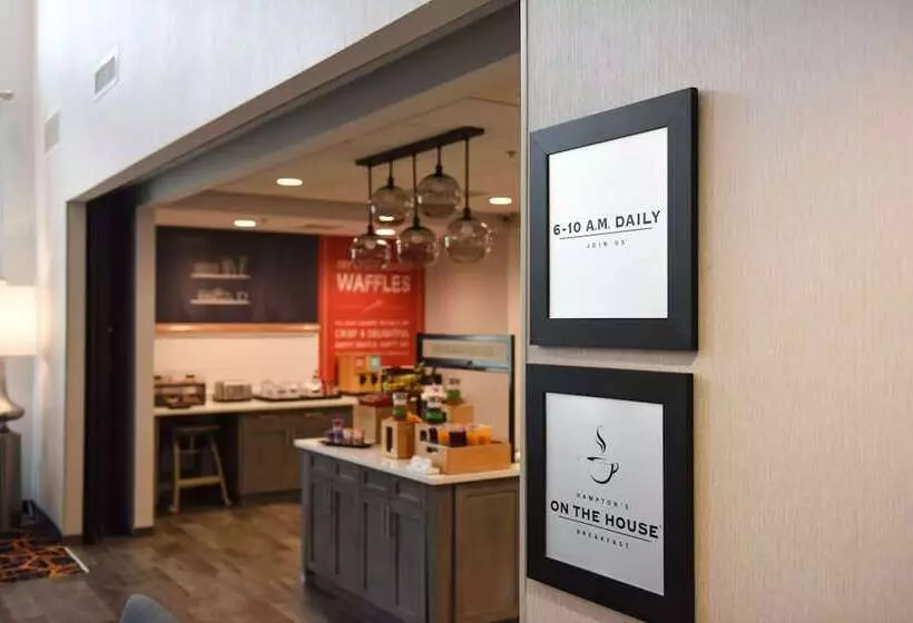 Hotelli Hampton Inn & Suites Lenoir