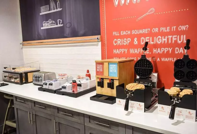 Hotelli Hampton Inn & Suites Lenoir