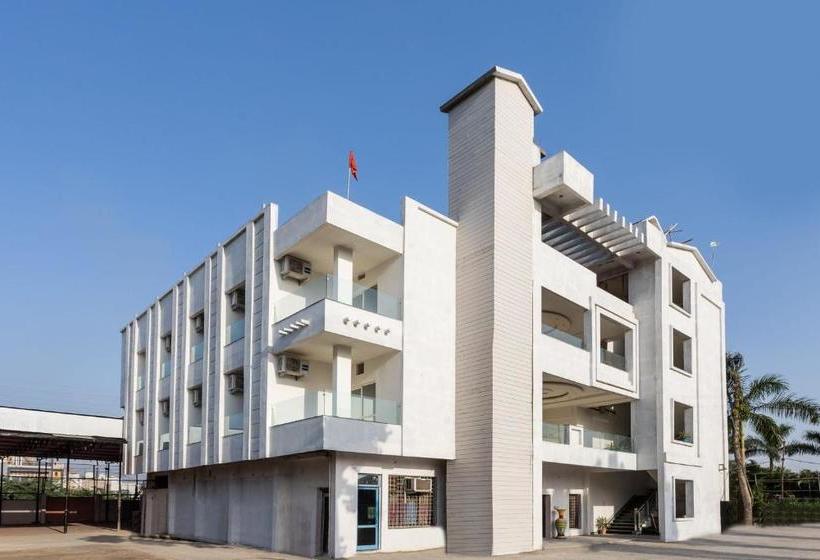 Oyo 28791 Hotel Ghunghat Garden