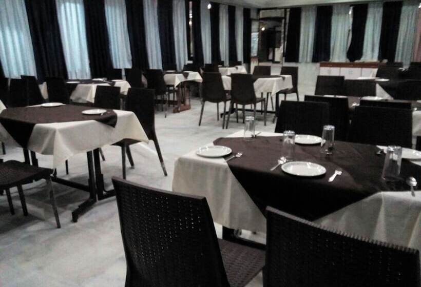 Hotel Grand Sahara Inn