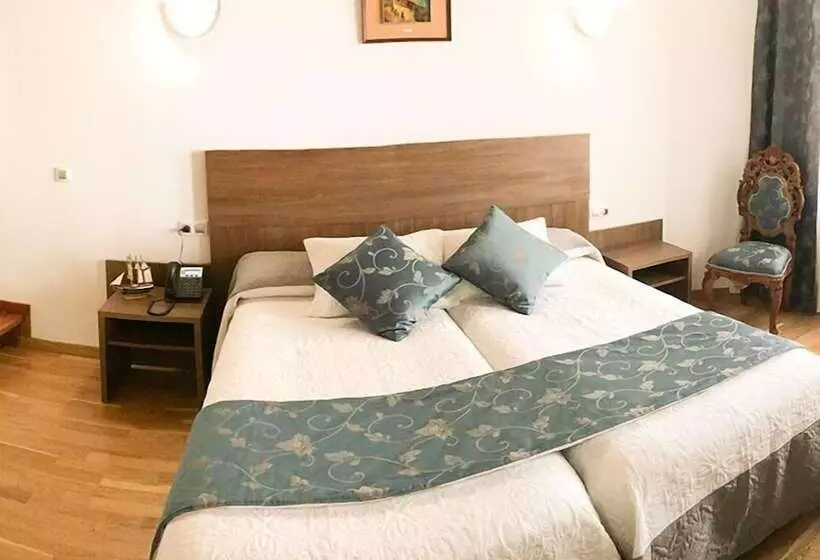 Hotelli Palacio Barón De Andilla