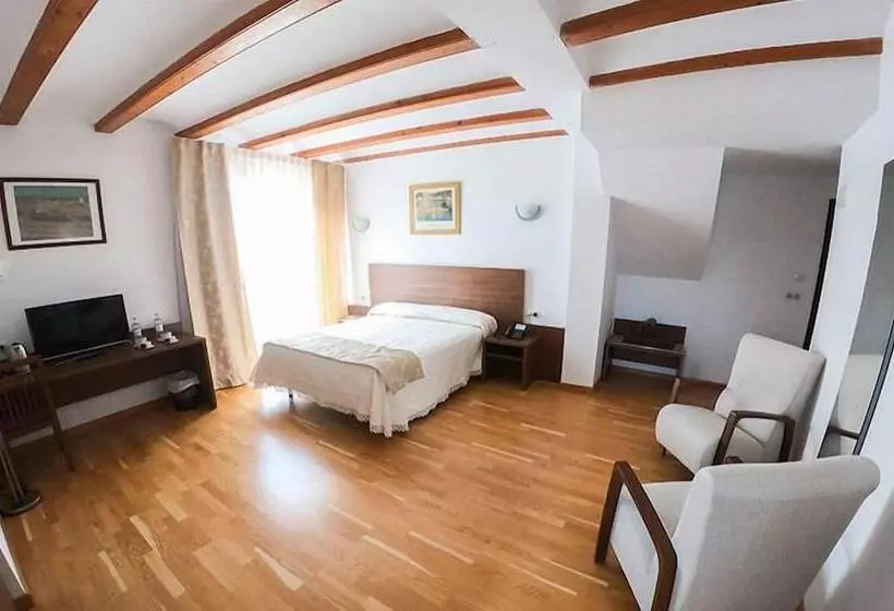 Hotelli Palacio Barón De Andilla