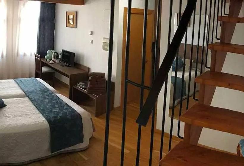 Hotelli Palacio Barón De Andilla