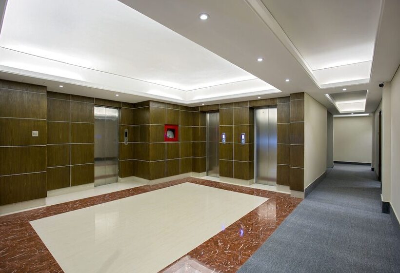 هتل The Capital Ltd