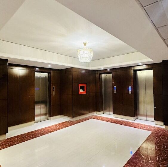 هتل The Capital Ltd