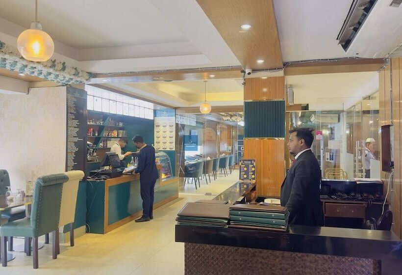 هتل The Capital Ltd