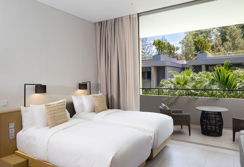 فندق Twinpalms Montazure Phuket Resort