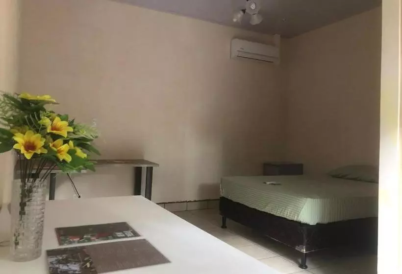 ユースホステル Casa Encantada Rooms Dbl Room Aire Acondicionado Wifi Parking Private Bathroom