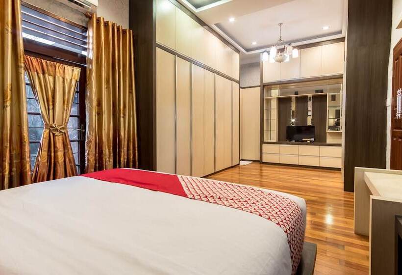 בית מלון כפרי Naufal Guest House Syariah