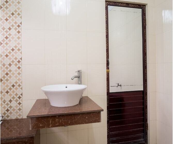 בית מלון כפרי Naufal Guest House Syariah