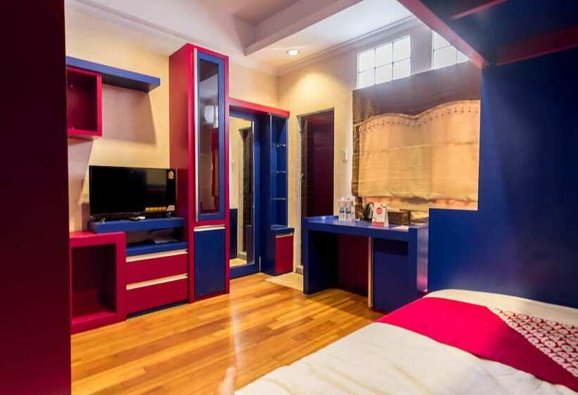 בית מלון כפרי Naufal Guest House Syariah