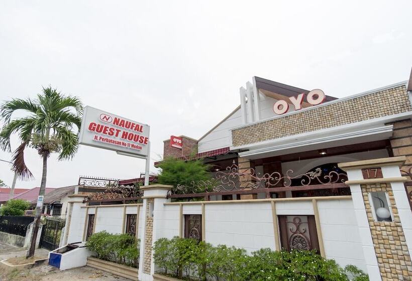 בית מלון כפרי Naufal Guest House Syariah