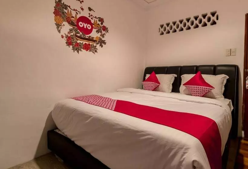 ホテル Naufal Guest House Syariah