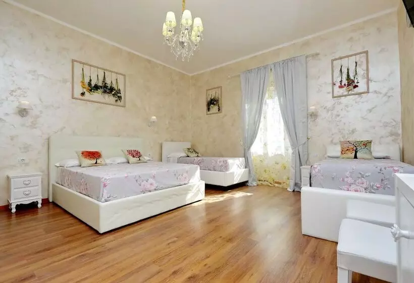 پانسیون Deluxe Rooms And One Chilling Jacuzzi Suite Guesthouse