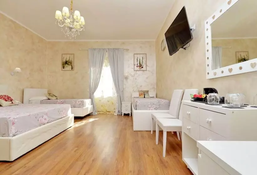 پانسیون Deluxe Rooms And One Chilling Jacuzzi Suite Guesthouse