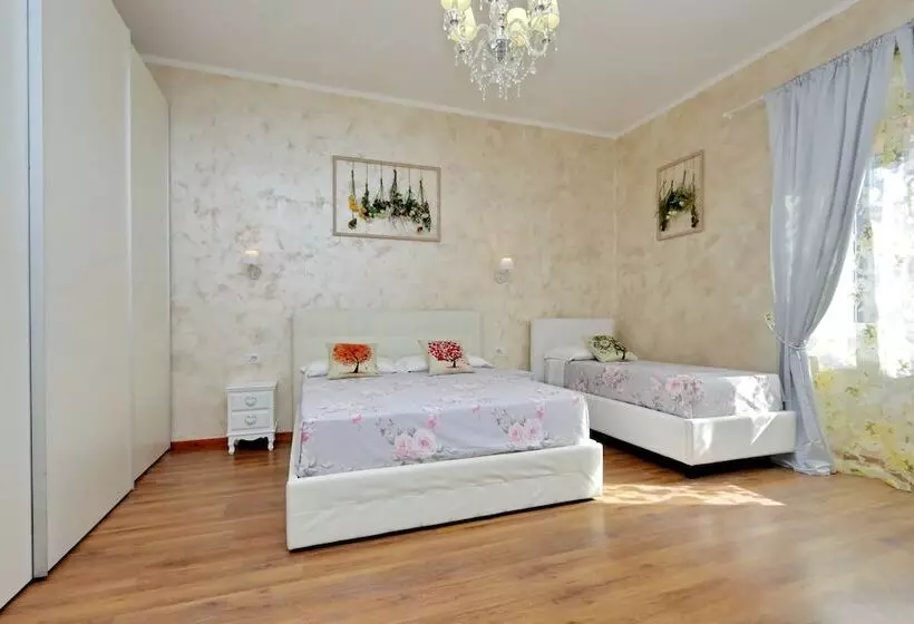 پانسیون Deluxe Rooms And One Chilling Jacuzzi Suite Guesthouse