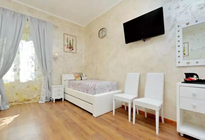 پانسیون Deluxe Rooms And One Chilling Jacuzzi Suite Guesthouse