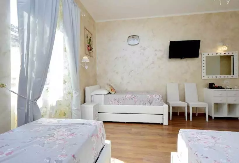پانسیون Deluxe Rooms And One Chilling Jacuzzi Suite Guesthouse