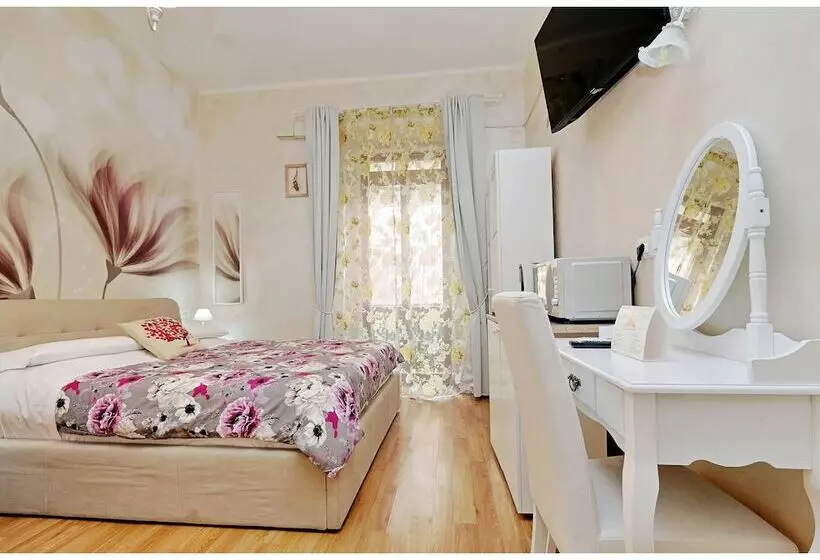 پانسیون Deluxe Rooms And One Chilling Jacuzzi Suite Guesthouse