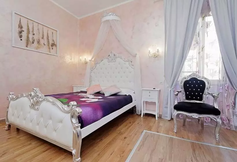 پانسیون Deluxe Rooms And One Chilling Jacuzzi Suite Guesthouse