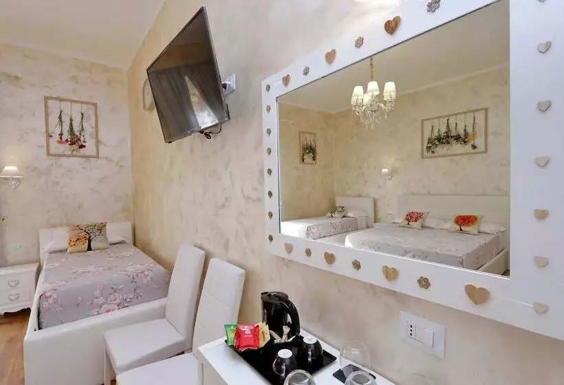 پانسیون Deluxe Rooms And One Chilling Jacuzzi Suite Guesthouse