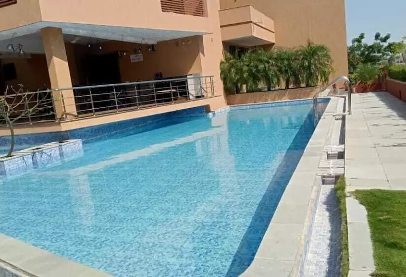تختخواب و صبحانه Pride Resort & Convention Centre