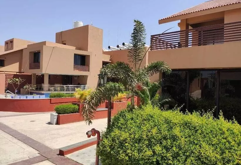 تختخواب و صبحانه Pride Resort & Convention Centre